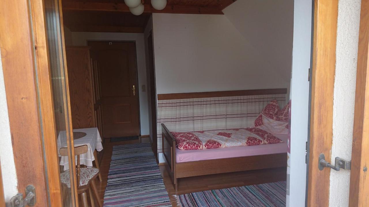 Gaestehaus Der Gamser Winzerstube باد جامس الغرفة الصورة