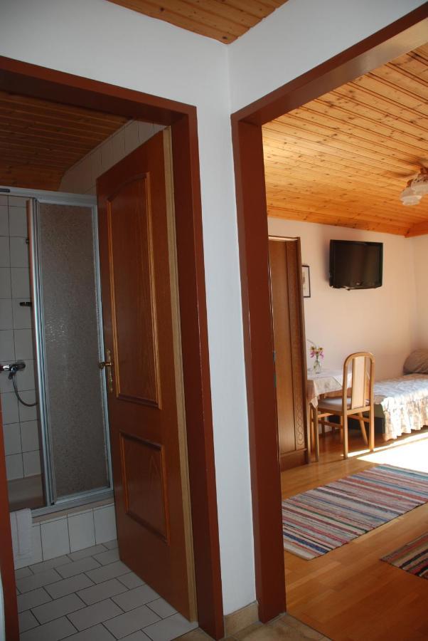 Gaestehaus Der Gamser Winzerstube باد جامس المظهر الخارجي الصورة